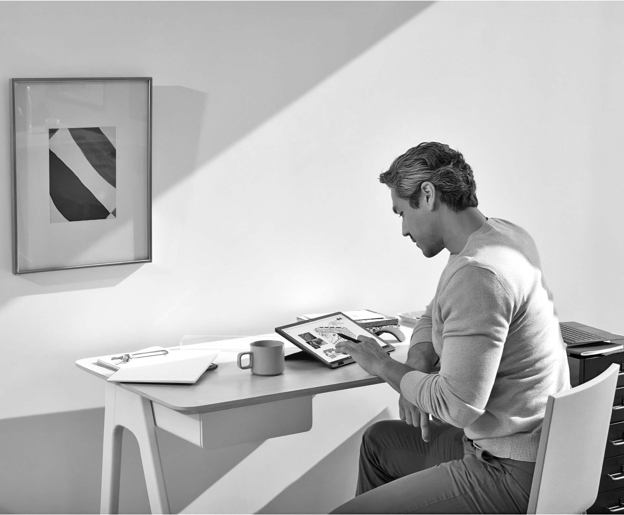 Microsoft-DG-Expert-MAIN-transformed-b&w